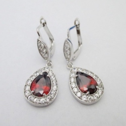 ジュエリーハートアート　ジュエリー通販ショップ　ノーブルボルドーピアス