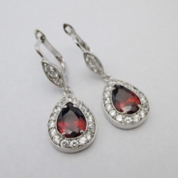 ジュエリーハートアート　ジュエリー通販ショップ　ノーブルボルドーピアス