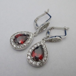ジュエリーハートアート　ジュエリー通販ショップ　ノーブルボルドーピアス